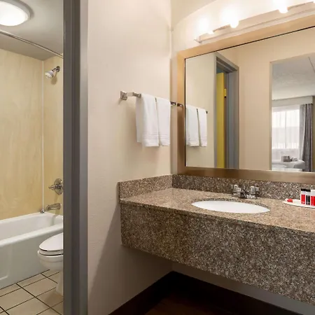 Hotel Bo, A Days Inn By Wyndham Chattanooga Downtown Esterno foto
